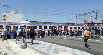 Tren ters makasa girdi, yolcular tahliye edildi