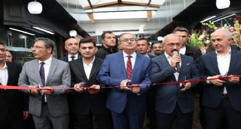 Mersin'in yeni çiçek pasajı açıldı