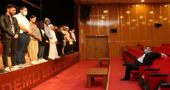 Dünya Tiyatro Günü´nde, down sendromlu ‘Başkan’a özel oyun