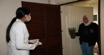 Mezitli'de evden çıkamayan vatandaşlara psikolojik destek
