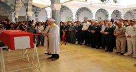 ŞEHİT ASTSUBAY EKER SON YOLCULUĞUNA UĞURLANDI
