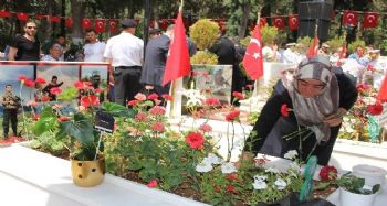 Şehit annesinin bayram acısı: “Elimden aldılar onu”
