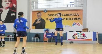 Mersin Büyükşehir Belediyesi Kadın Hentbol Takımında hedef şampiyonluk