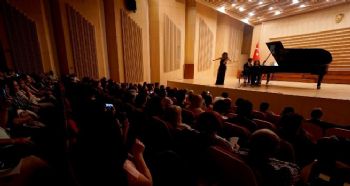 YAZICI VE AKSU’DAN MÜZİK ŞÖLENİ