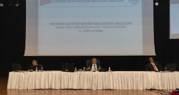 Seçer: “Kan kusuyorum, ‘kızılcık şerbeti içtim’ diyorum”