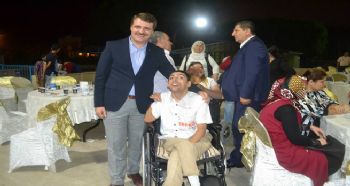 BAŞKAN ÖZTURAN, İFTAR SOFRASINDA ENGELLİLERİ AĞIRLADI