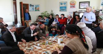 ÖZYİĞİT, YENİŞEHİR’DE BİR AİLEYE KONUK OLDU