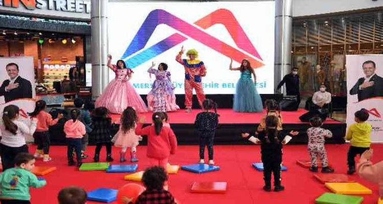 Mersin'de Sevgililer Günü etkinliği