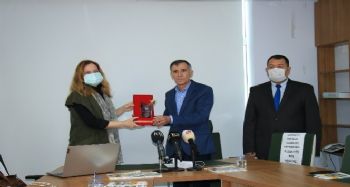 Ödüllü projeye katkı sağlayanlara plaket
