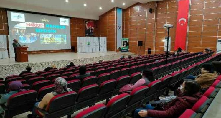 Kariyer Merkezi, ‘İş Aramak Da Bir İştir' semineri düzenledi