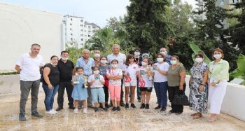 Başkan Tarhan'dan satranççılara bisiklet hediyesi