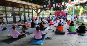 Uluslararası Yoga Günü Mezitli'de kutlandı