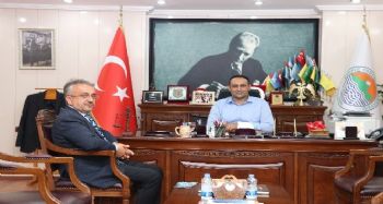 Başkan Yılmaz, Türkiye Diyanet Vakfı'na kurban bağışında bulundu