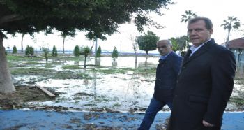 SEÇER: DEVLET SELDEN ZARAR GÖREN ÇİFTÇİ VE ESNAFA YARDIM ELİNİ UZATMALI