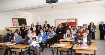 YENİŞEHİR BELEDİYESİ NUTUK KİTABI DAĞITTI