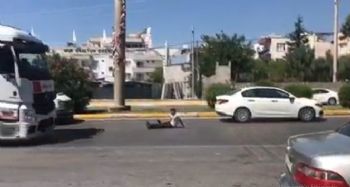 Mersin'de karayolunda ilginç görüntü