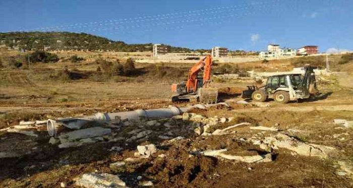Torosların yüksek kesimlerinde yol çalışmaları sürüyor