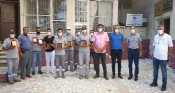 Mezitli Belediye çalışanlarına ‘teşekkür plaketi’