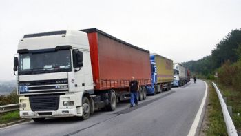 Lojistikçiler geçiş belgesi sorununa çözüm istiyor