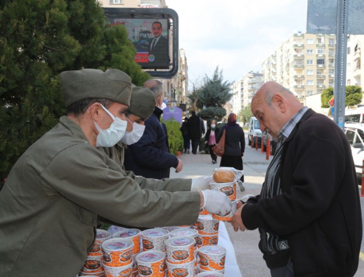BAKAN SOYLU'DAN ŞEHİT TÜRKEL'İN AİLESİNE ZİYARET