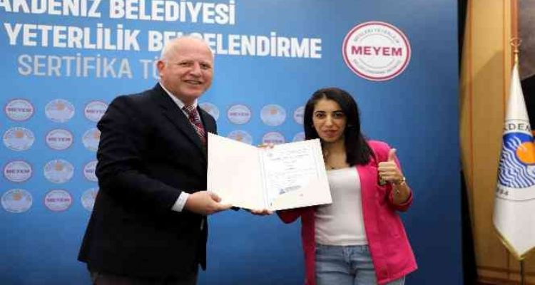 Akdeniz Belediyesi gençlere istihdam kapısı açmaya devam ediyor