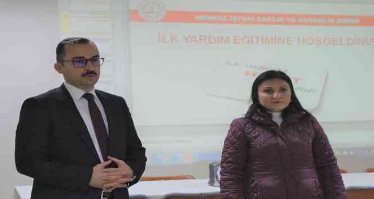 Silifke'de adliye personeline ilk yardım eğitimi