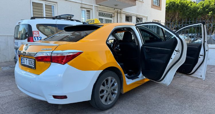 Mersin’de taksiciyi alıkoyan biri kadın 2 kişi yakalandı