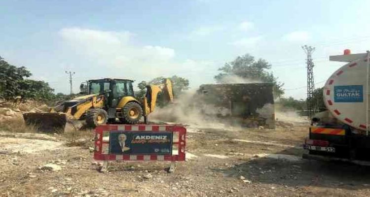 Akdeniz'de metruk binalar yıkılıyor, imarlı yeni yollar açılıyor