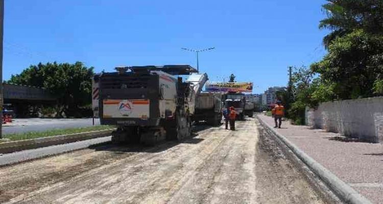 Mersin'de asfalt çalışmaları sürüyor
