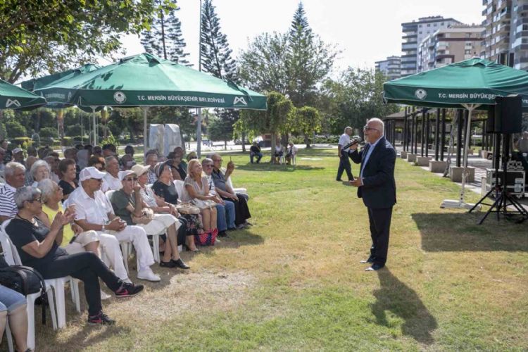 Mersin’de yaş almışlara "Yaşlılar Günü" etkinliği