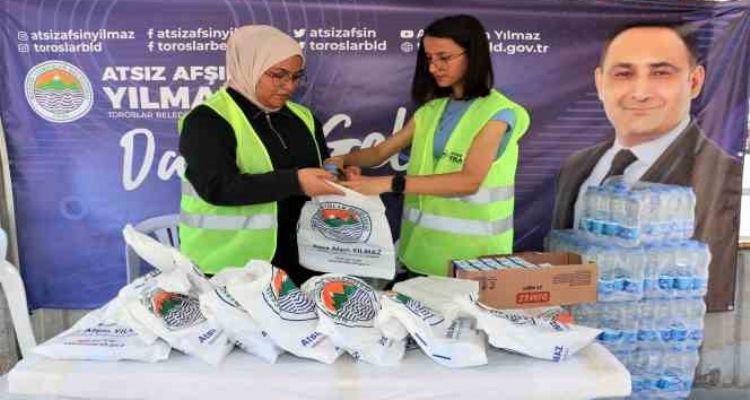 Toroslar Belediyesi LGS'ye giren öğrencileri yalnız bırakmadı