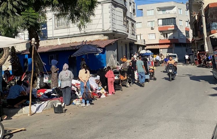 Mersin’de izinsiz kurulan pazar kaldırıldı