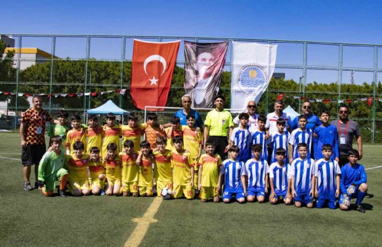 Mersin’de  Çocuk Futbol Şenliği başladı