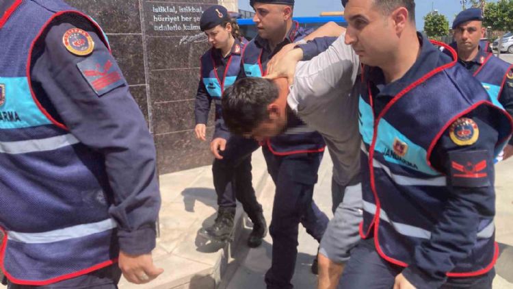 Görüntüleri ortaya çıktı: 3 kişiyi öldürüp yakan şüpheli, maktulün alyansını satmış
