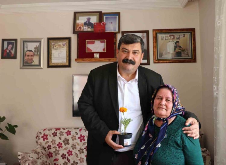 Başkan Yıldız’dan şehit annesine ‘Anneler Günü’ ziyareti