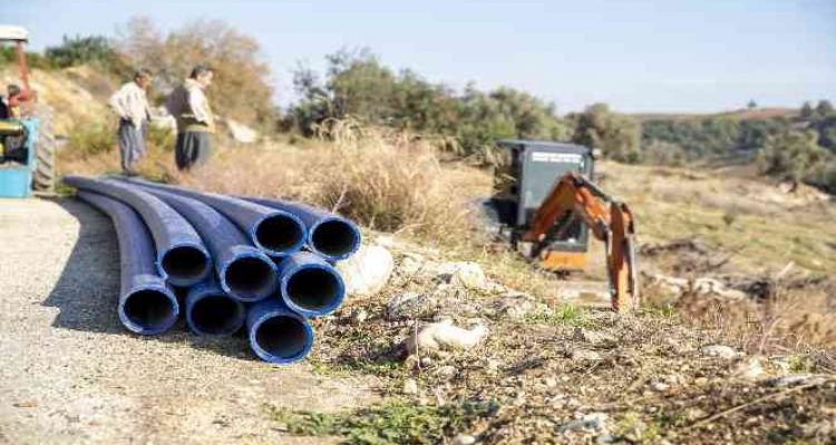Mersin'de çiftçilere sulama borusu desteği