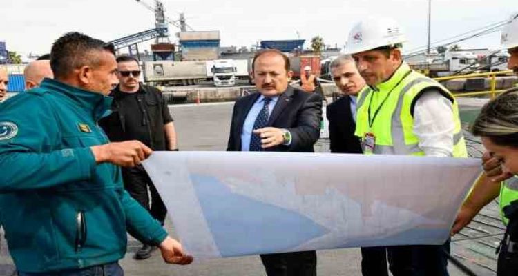 Vali Pehlivan: 39 gemi ile gelen 242 yardım tırı afet bölgesine gönderildi