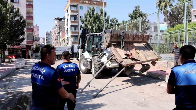 Mersin’de hurda ve çöp yığan vatandaşa ceza