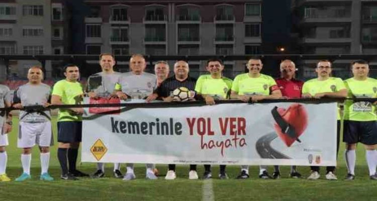 Silifke protokolü, futbol maçında bir araya geldi