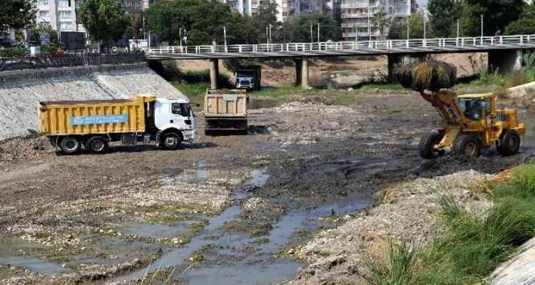 Müftü Deresinde ıslah çalışmaları sürüyor