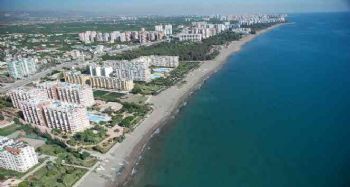 Mezitli'nin parlayan yıldızı Tece, yabancıların ilgi odağı oldu
