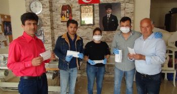Silifkeli aile atölyelerinde maske dikip ücretsiz dağıtıyor