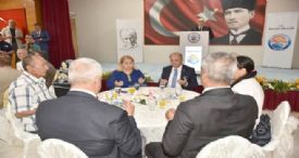 VALİ ÇAKACAK, GAZİ VE ŞEHİT AİLELERİYLE BULUŞTU