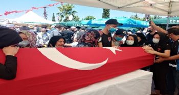 Düşen uçakta hayatını kaybeden orman mühendisi Mersin'de son yolculuğuna uğurlandı