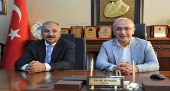 Mersin ESOB Başkanı Dinçer, Bakan Elvan'ı kutladı