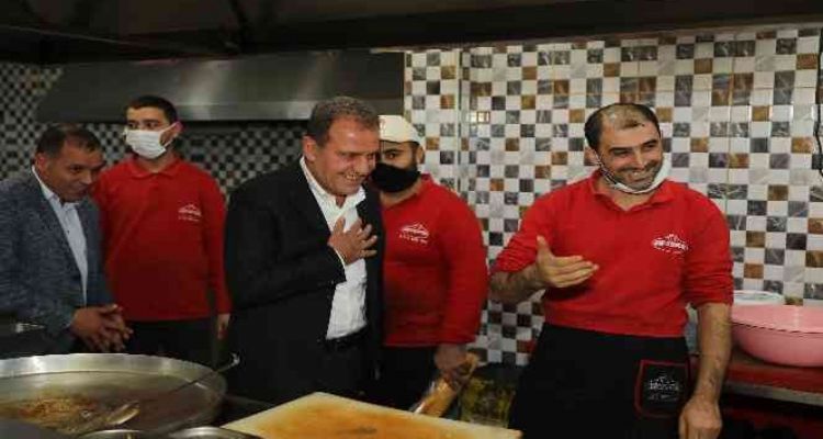Başkan Seçer, Silifke'de esnaf ve muhtarlarla buluştu
