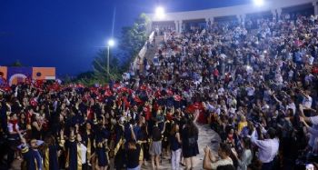 ÖĞRETMEN ADAYLARI MEZUNİYET COŞKUSU YAŞADI