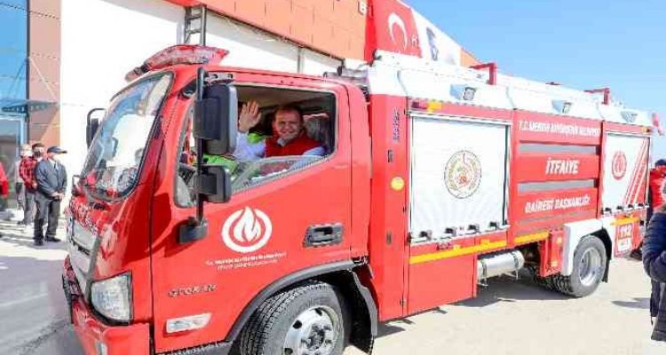 Mersin Büyükşehir Belediyesi ve MESKİ'ye alınan 90 yeni araç hizmete başladı