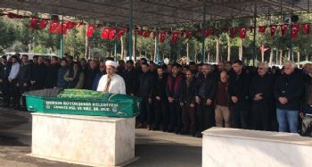 Kübra öğretmen öğrencilerinin gözyaşları arasında defnedildi