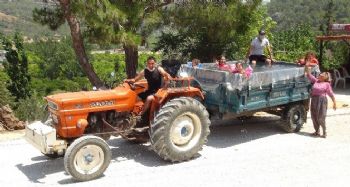 Korona traktör kasasını vatandaşa seyyar havuz yaptırdı